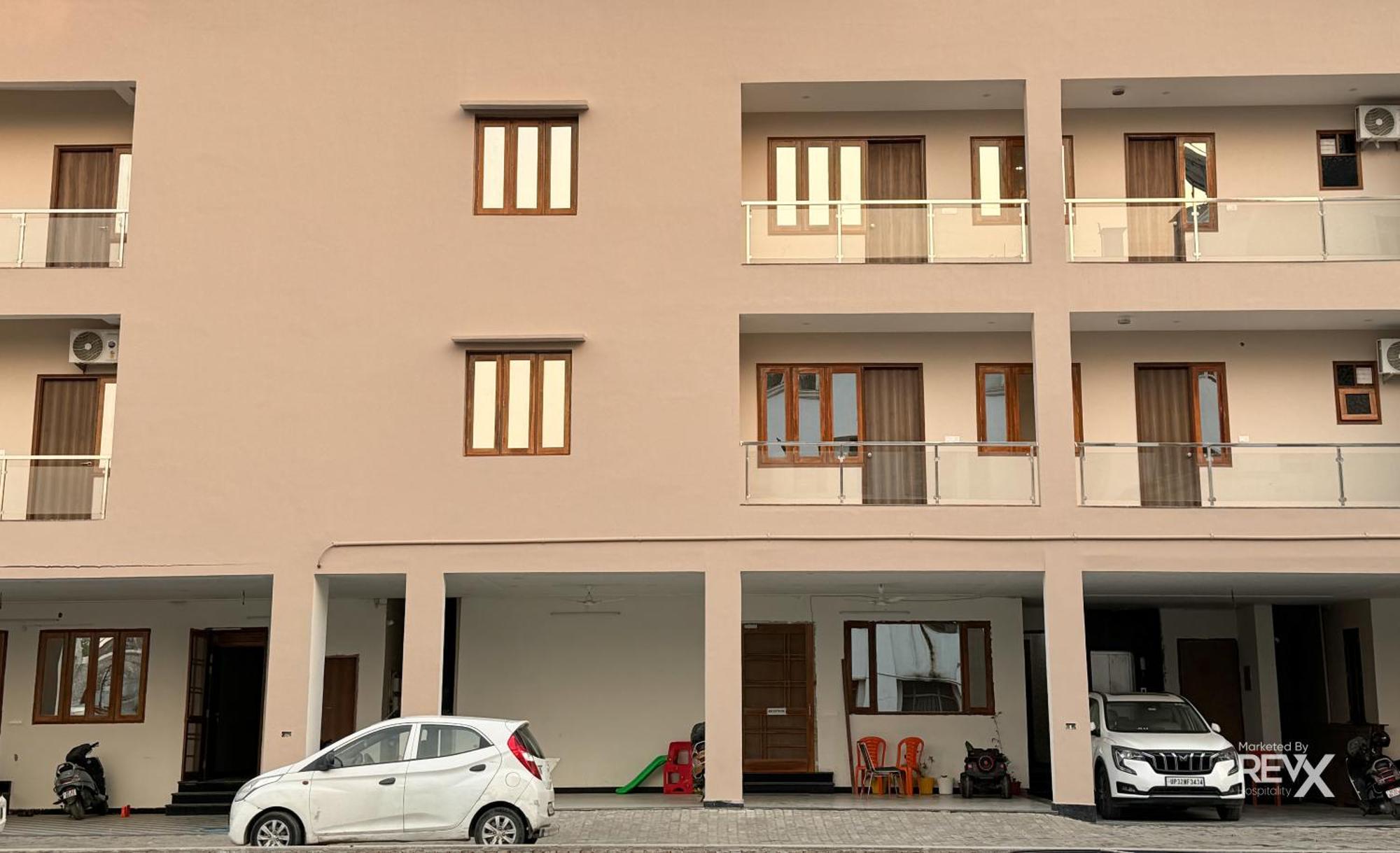 Guru Sadan A Luxe Stay Ayodhya Buitenkant foto