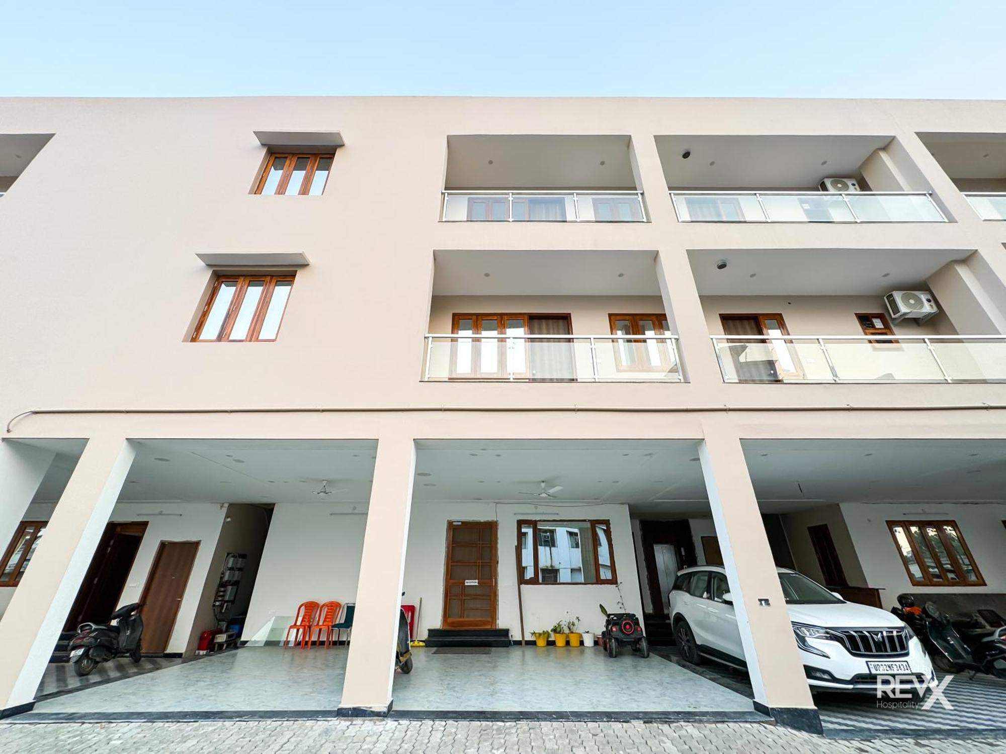 Guru Sadan A Luxe Stay Ayodhya Buitenkant foto