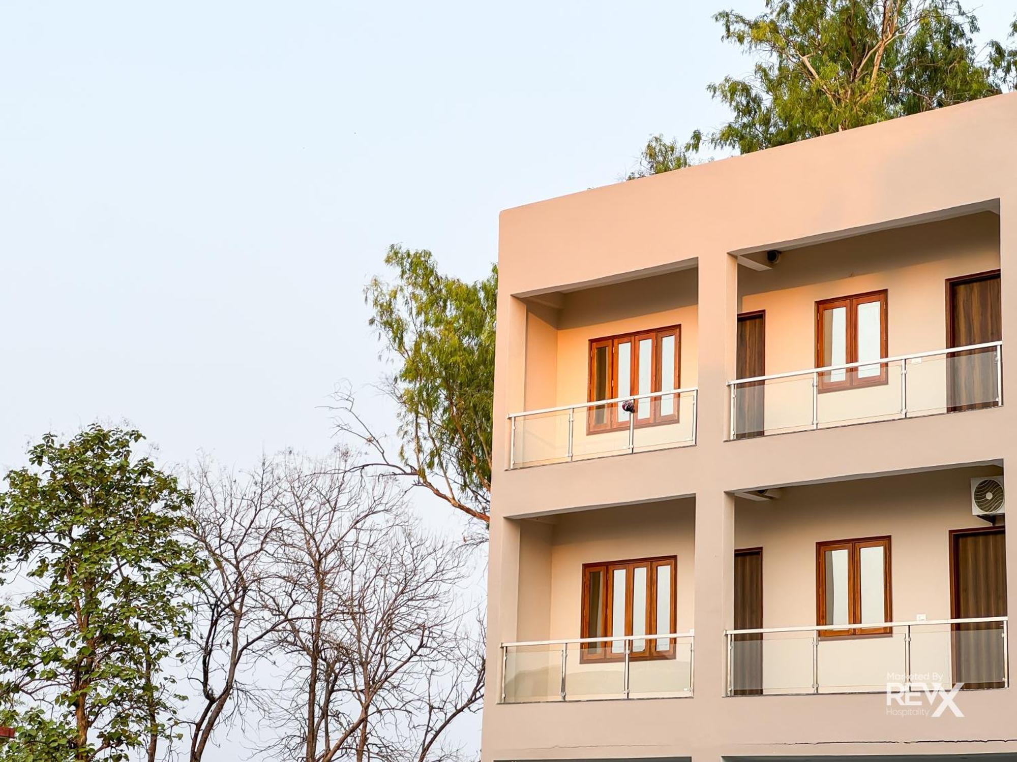 Guru Sadan A Luxe Stay Ayodhya Buitenkant foto