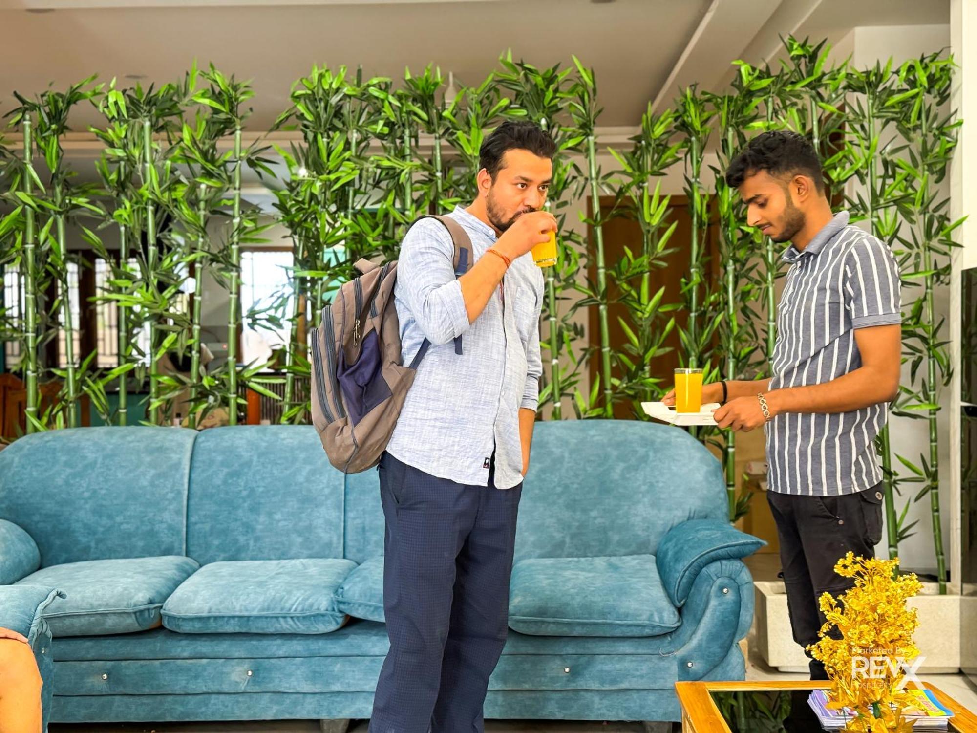 Guru Sadan A Luxe Stay Ayodhya Buitenkant foto